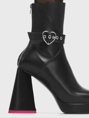 Lamoda Black Heart Shaped  Heeled Boots